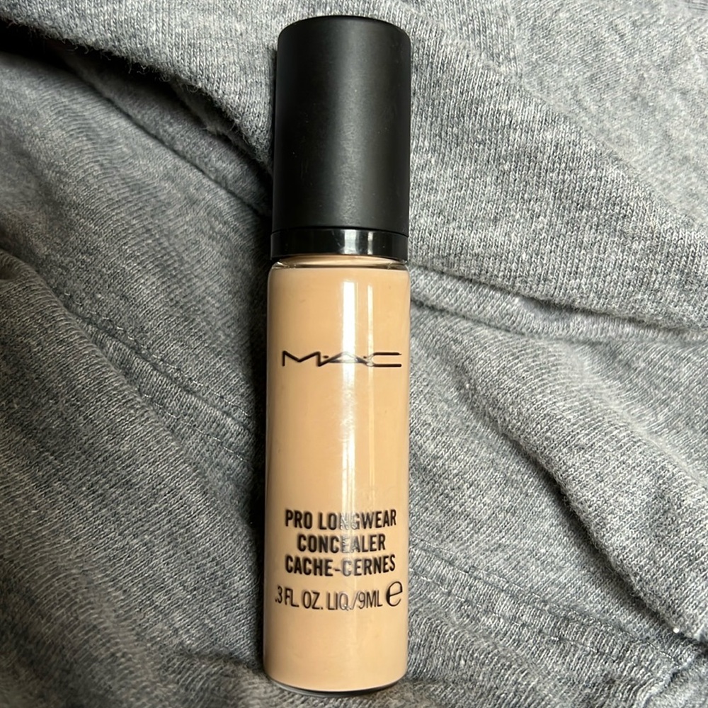 Mac NC20 Pro Longwear Concealer .3oz